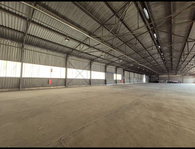 8,000M² WAREHOUSE FOR SALE IN WADEVILLE